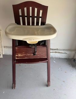 Baby bath tub and high chair