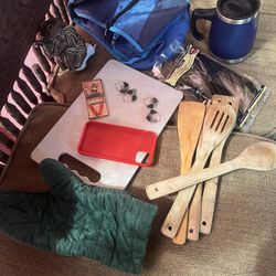 Assorted Household / Kitchen Items 