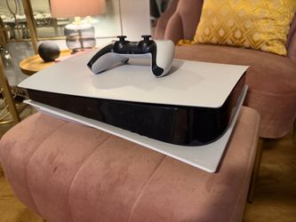 PS5 w/ Controller - 500gb disc version