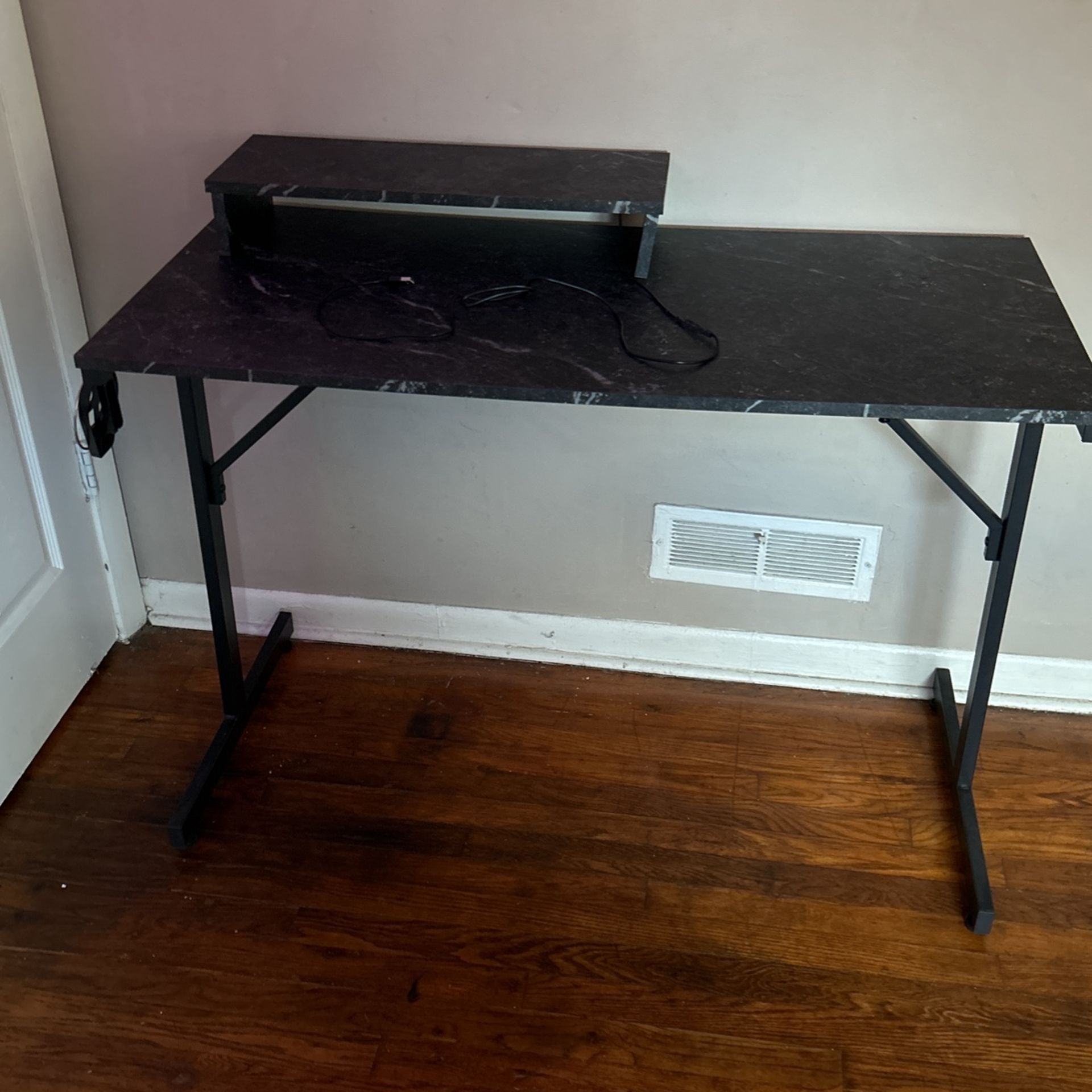 Desk W Rgb Lighting + Cup Holder