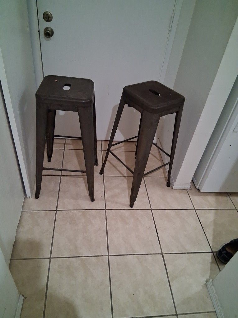 Metalic Standing Chair For Plant Standing Decoration, Light WIGHT 2 In Stock 