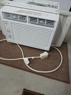 5,000 BTU  window AC