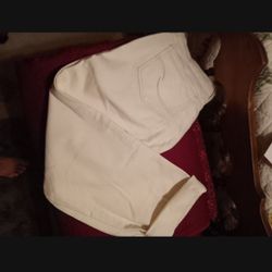 Levi Signature Hi Rise Crop. New . Sz 8