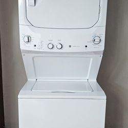 ✨️🚨🔆 GE Laundry Center🔆🚨✨️ in Perfect Condition.