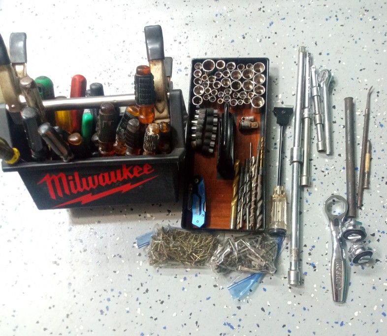 Everything In Photos $25 Misc Tools All Yours Trying To Sell Tonight Thxs
