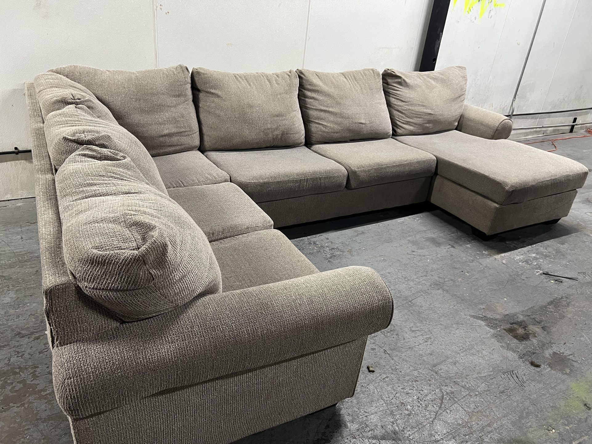 SECTIONAL COUCH SOFA