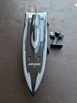 TFL Ariane 2 carbon fiber RC boat