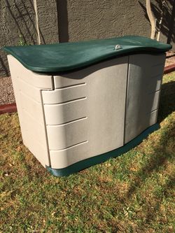 Rubbermaid Patio Chic Outdoor Resin Storage Cabinet, 123 Gallons, Dark Teak  