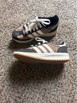 Adidas Run 70s Youth Size 5 Sneaker Cheetah Animal Print