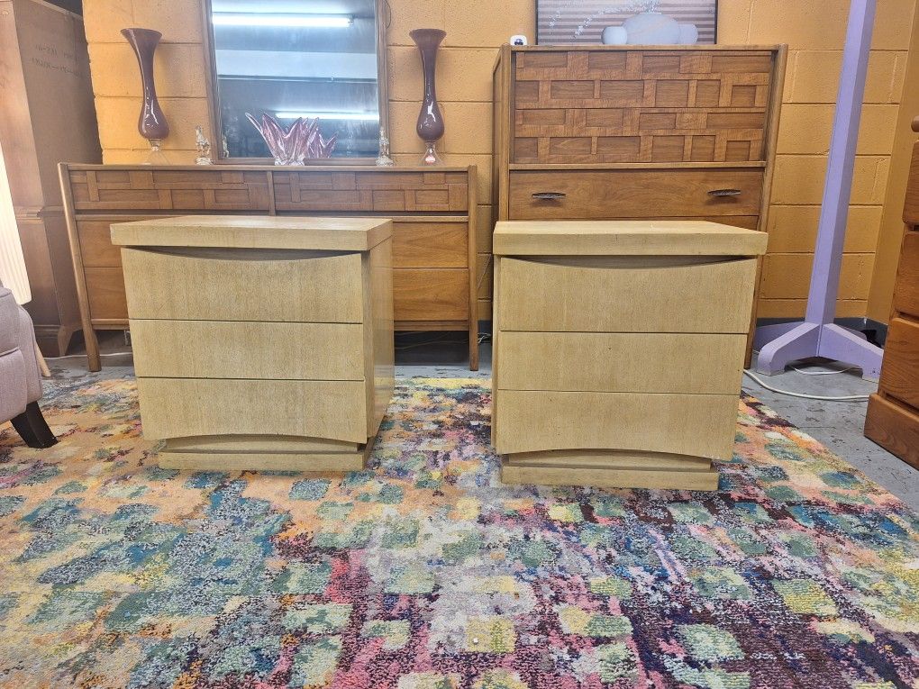 Pair of Mid-Century (3)Drawer Nightstands Blonde