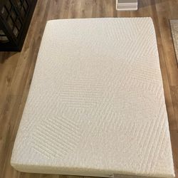 Casper Nova Hybrid Queen Mattress - Great Condition