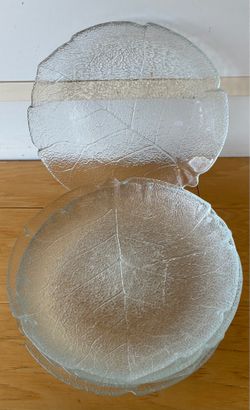 6 Glass plates, leaf design, fluted edges, 8”.
