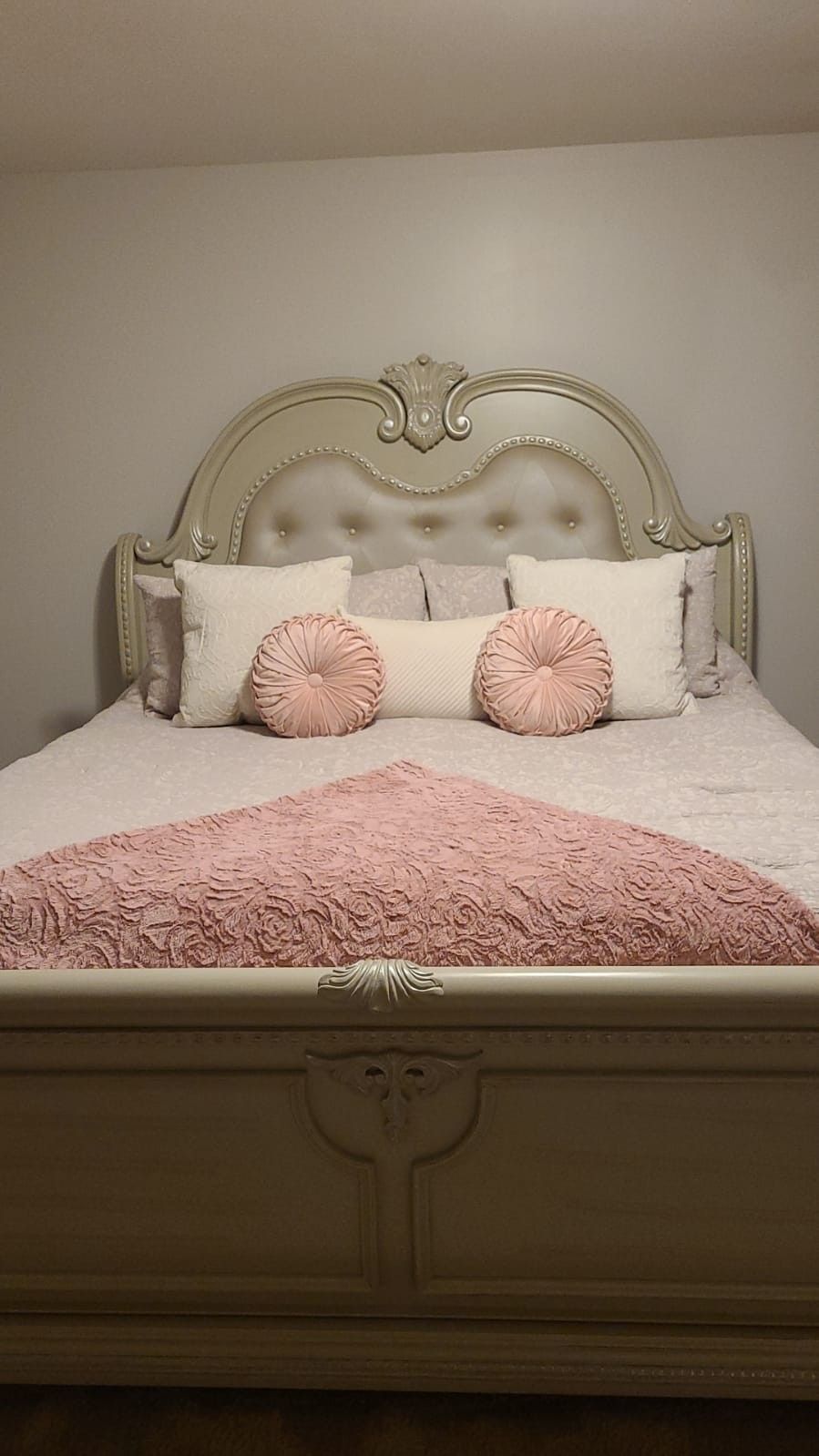King-size Bedroom Set