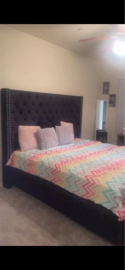 Black king size bed frame
