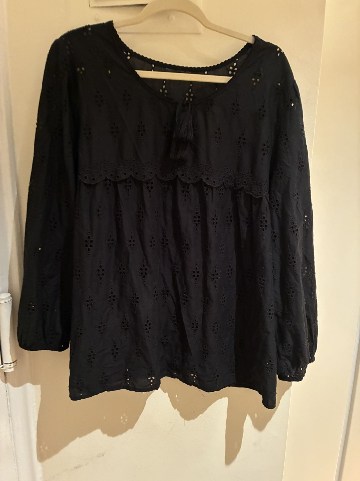 Xl Black Peasant Women’s Eyelet Top 