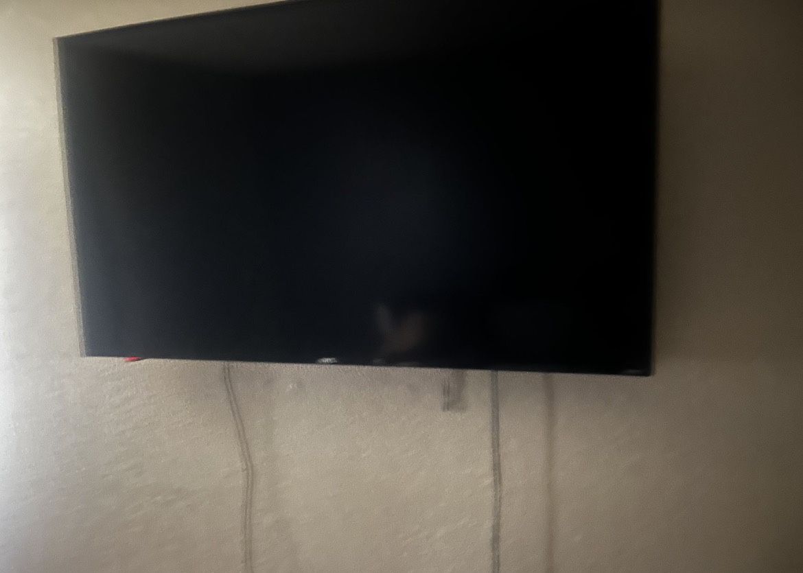 55 In Roku Tv With Wall Mount