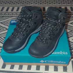 NEW 9.5 Women's Columbia Newton Ridge Plus Hiking Boots