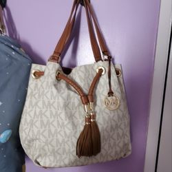 Bolsa mk grande y bolsa artesanal