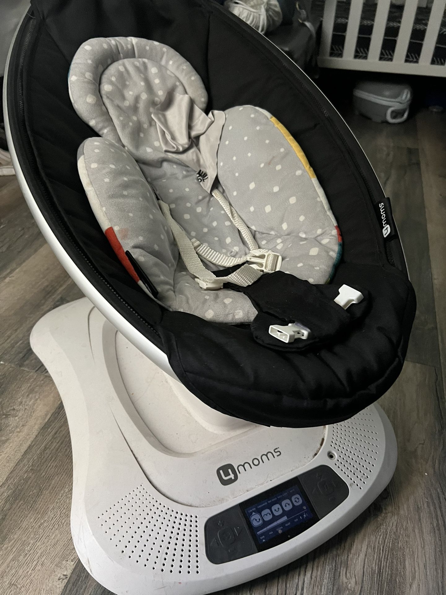 4 Moms Baby Swing Mamaroo
