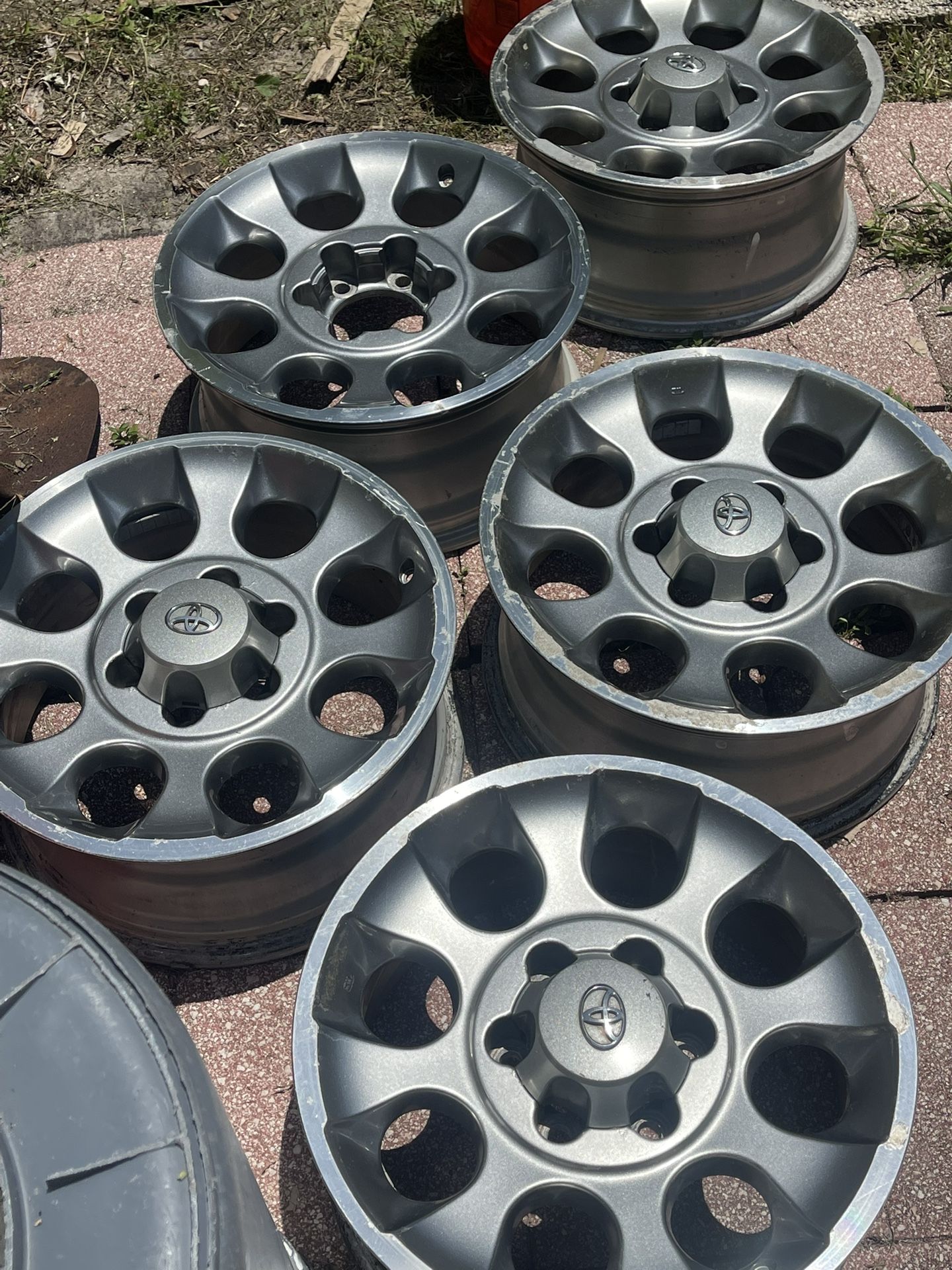 17inch Toyota Fjcruiser Factory Wheels “5 total “ 6x5.5