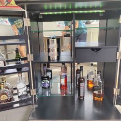 Bar cabinet