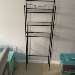 bathroom shelves 