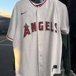 Nike MLB Los Angeles Angels Mike Trout #27 Men Classic White Jersey Size Medium