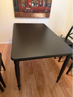 Table like new