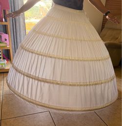 Quincenera/Ballroom 5 Hoop petticoat