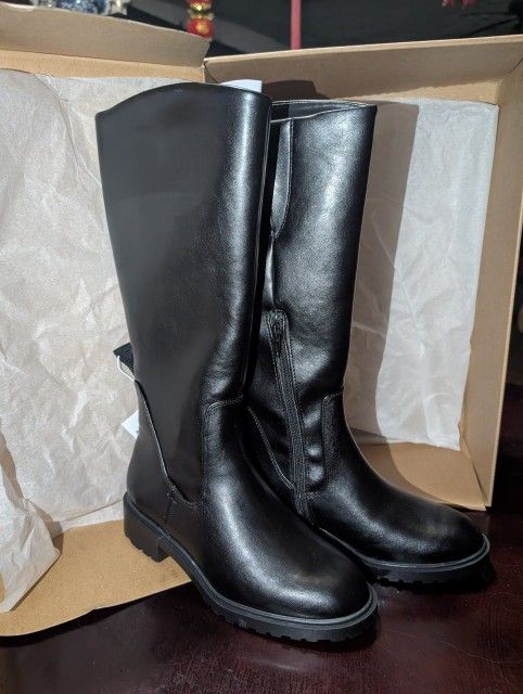 Size 9 Amazon Essentials Women's Knee High Riding Boot