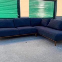Mid-Century Modern Sectional From Macy’s 🛻 Delivery Available🛻