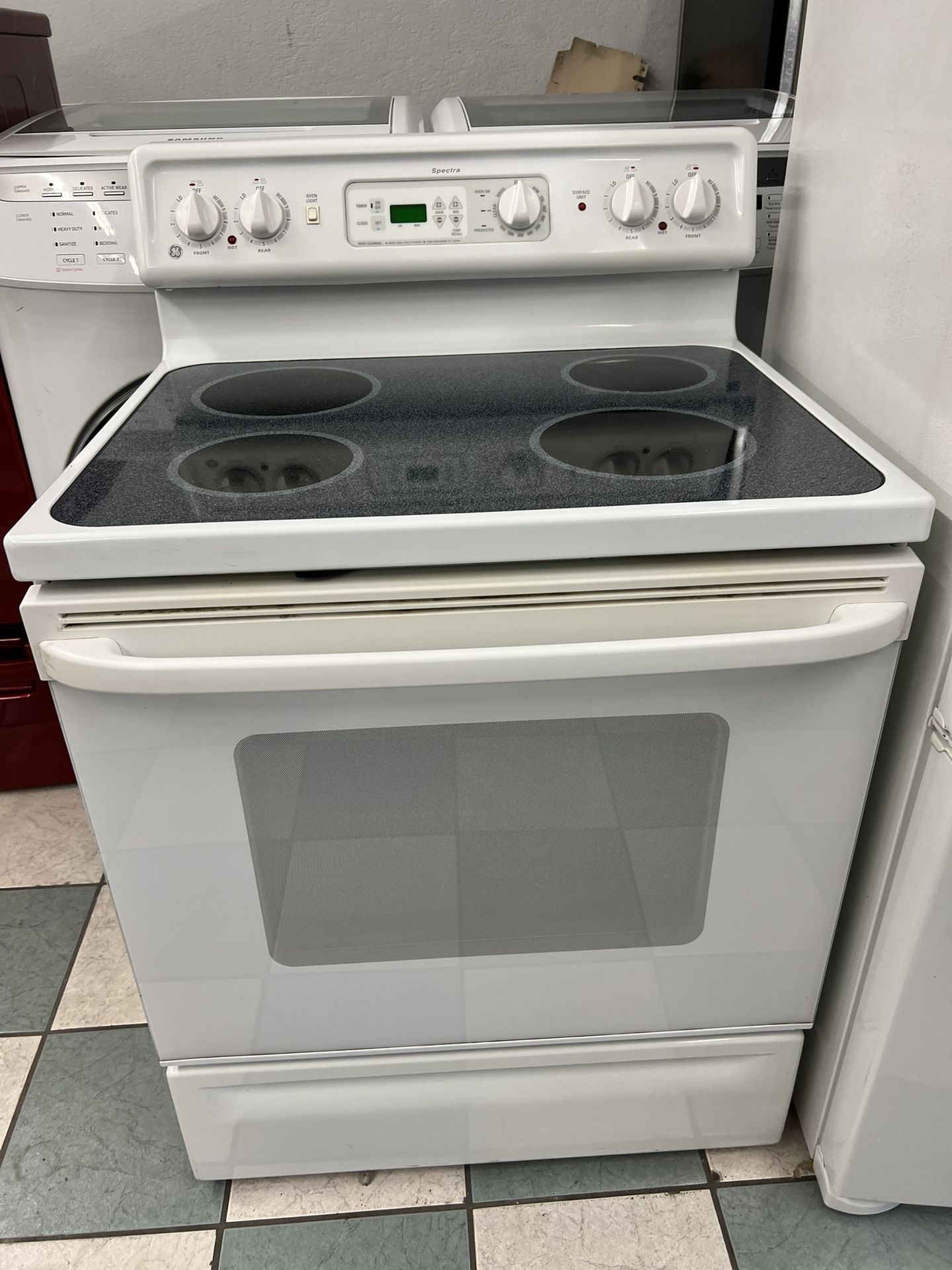 Ge Electric Stove (Delivery Available)