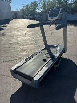Precor 835 TRM Treadmill  (Delivery Included)