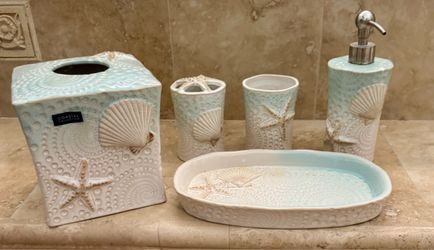 BATHROOM ACCESSORIES SET