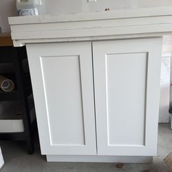 30” soft close kitchen cabinet with pull out drawers