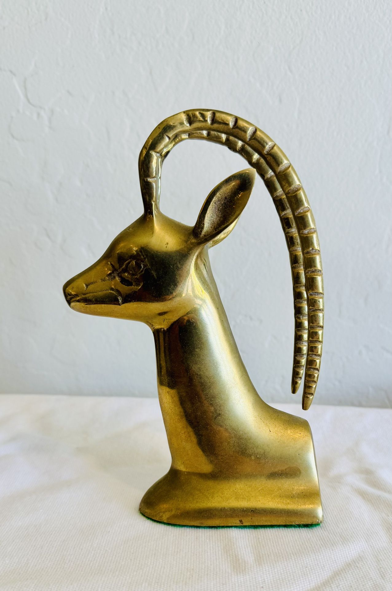VINTAGE 7.5" TALL BRASS ANTELOPE, GAZELLE BUST Bookend