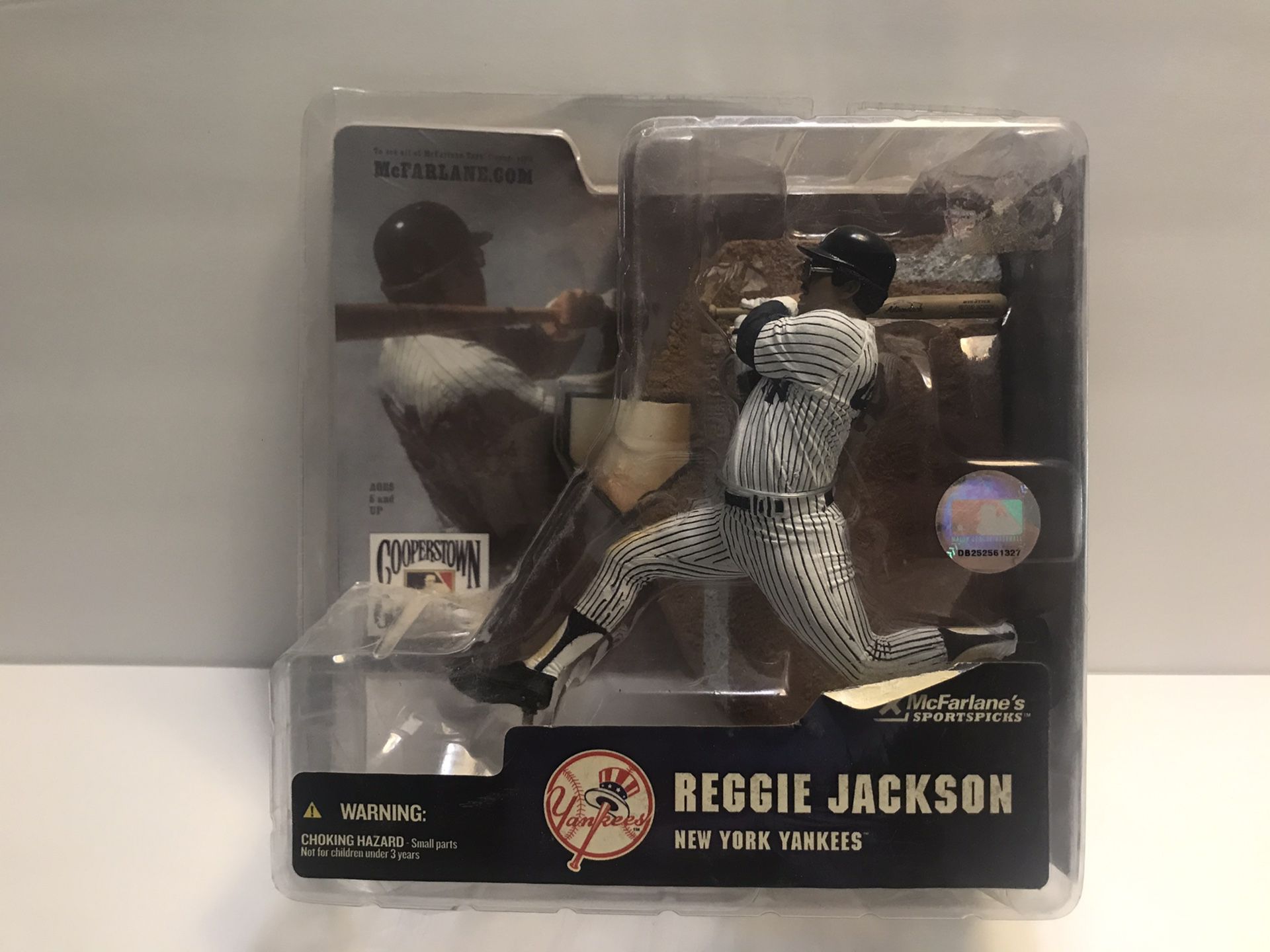 MLB Cooperstown Collection Reggie Jackson Action Figure