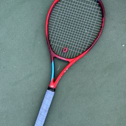 Yonex Vcore 95 (Grip 1/8 - 2021 Model) for Sale in Anaheim, CA