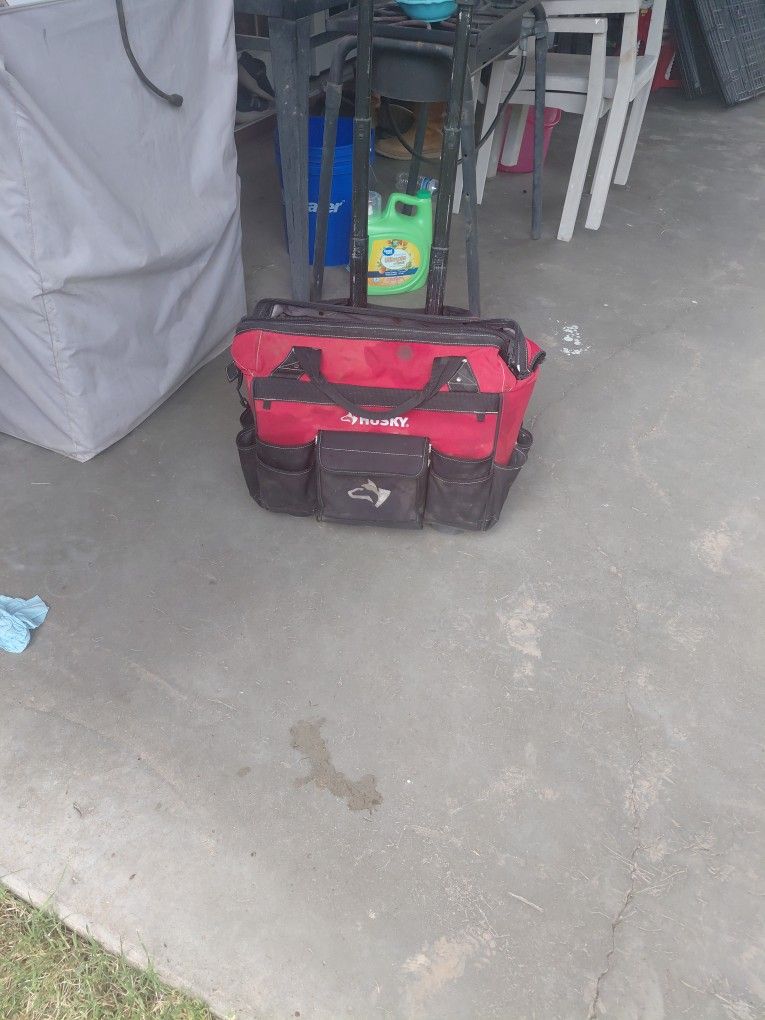 HUSKY ROLLING TOOL BOX 