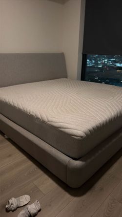 Casper King Bed Frame w/ Mattress
