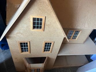 Free Doll House to customize