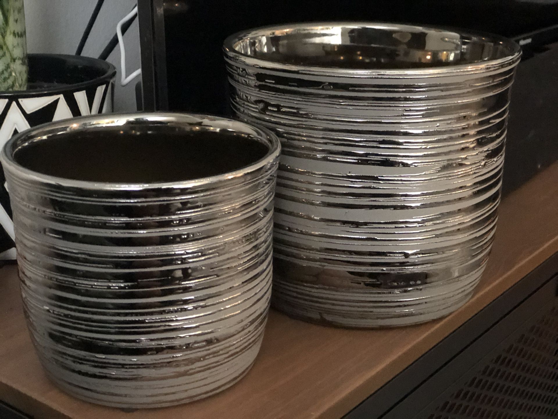 Silver Pot/Planter set of 2 for plants