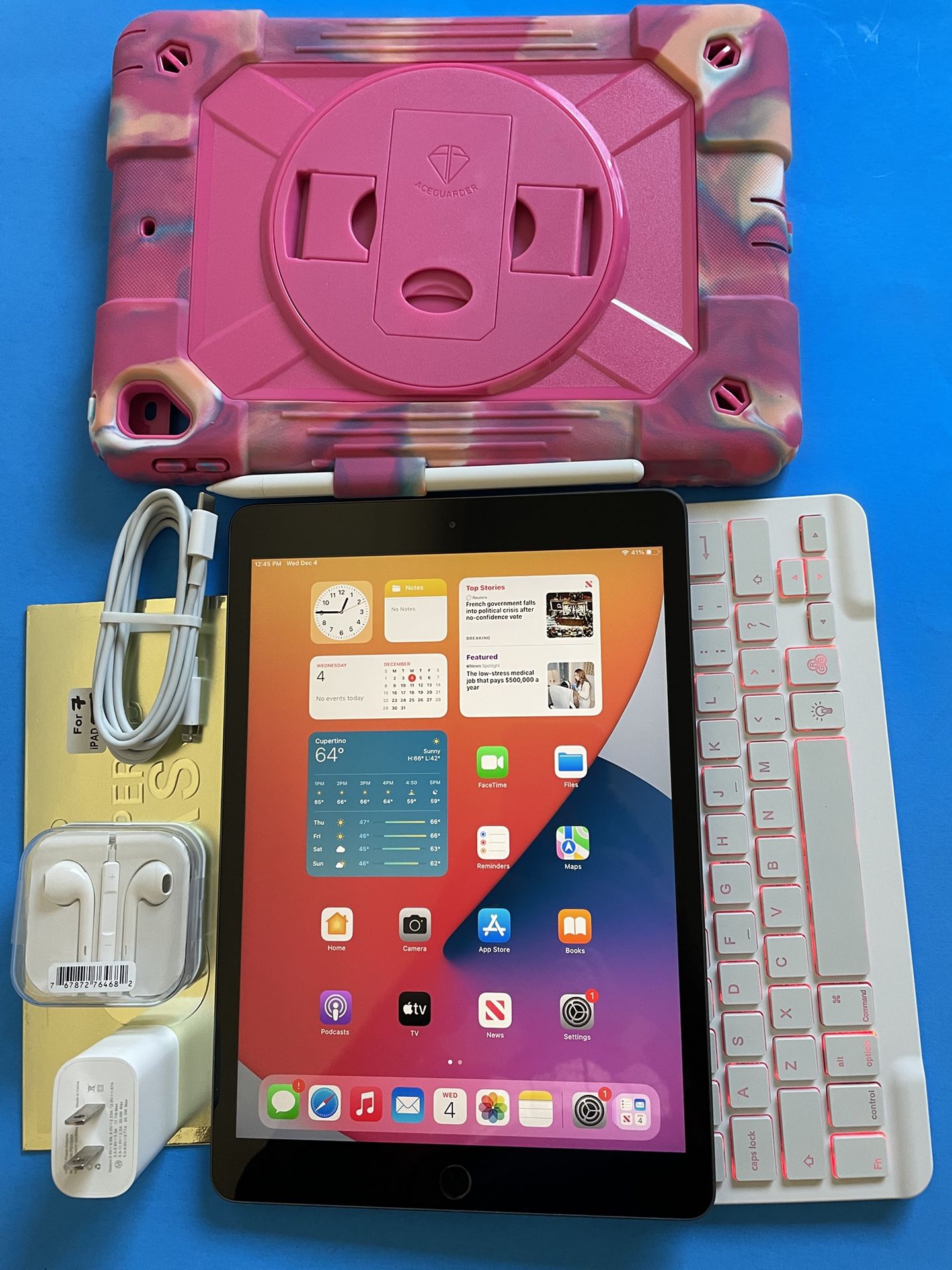 Apple IPad 7th Generation (10.2” Retina / IOS 18 / Touch ID ) 32GB with stylus pen, keyboard, case & Accessories (128GB $249)