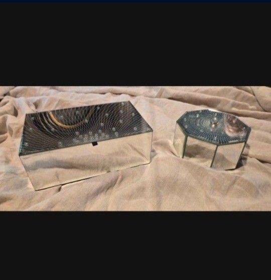 Set Of Two Jewlery Or Trinket Boxes