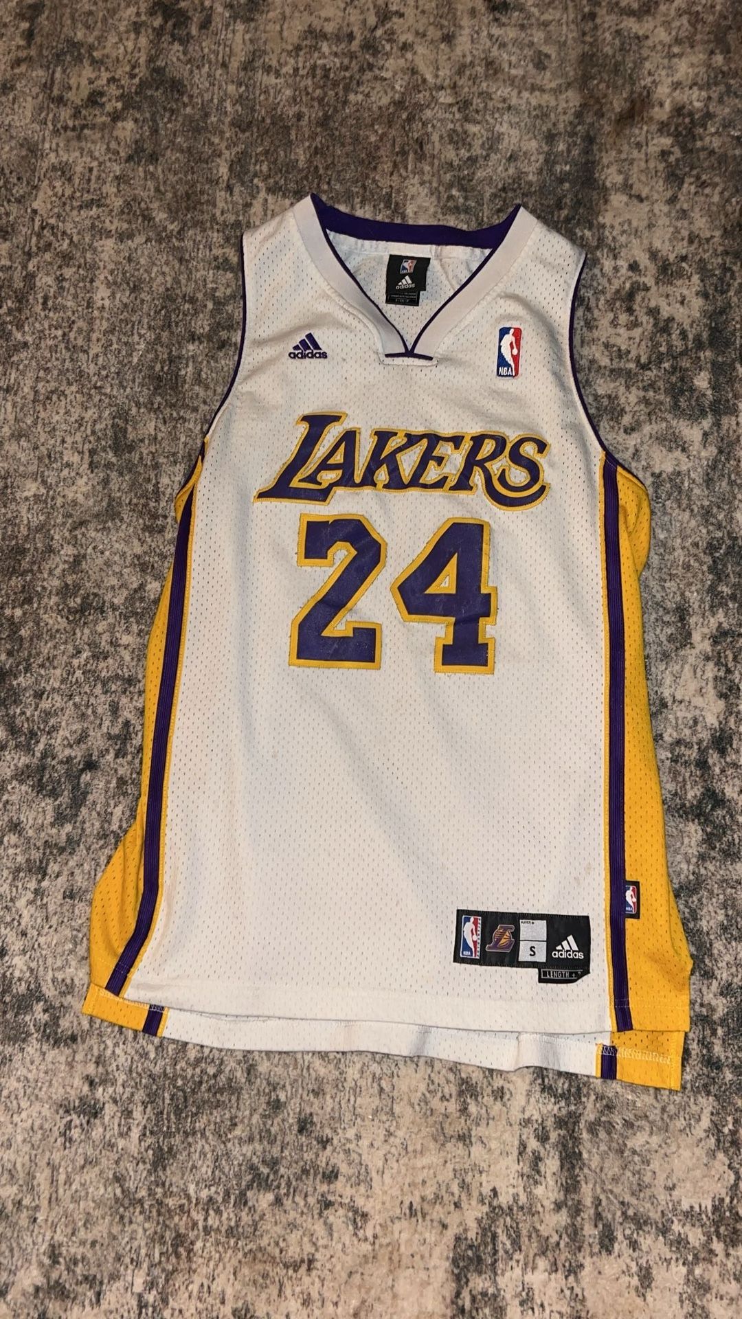 Kobe Bryant Lakers Jersey Size Small