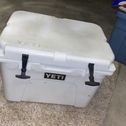 35 Can Yetti