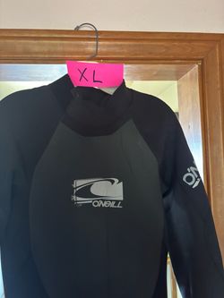 Wetsuits / fins /gloves