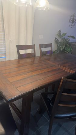 Solid wood dinning table with 6 chairs