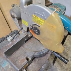 Craftsman ChopSaw With Brand New Concrete 12in Blade