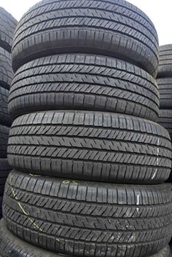 225 60 17 vendo un set de llantas usadas en excelente condición marca YOKOHAMA